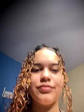 Snapshot of Lolacavalona chatting on September 29, 4:56 pm Lolacavalona online show from September 29, 4:56 pm