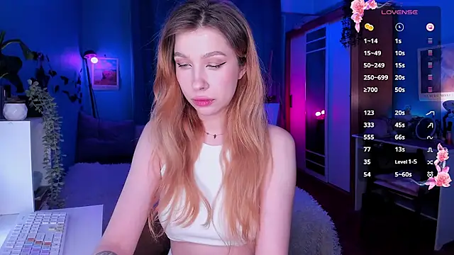 tenderdreams online show from March 14, 11:45 am