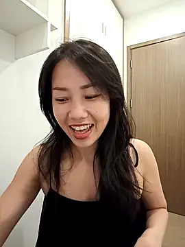 Snapshot of Sugar2k5 chatting on December 18, 1:56 pm Sugar2k5 online show from December 18, 1:56 pm