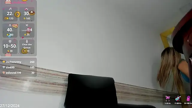 Snapshot of Victtoria_Parker chatting on December 27, 3:48 pm Victtoria Parker online show from December 27, 3:48 pm