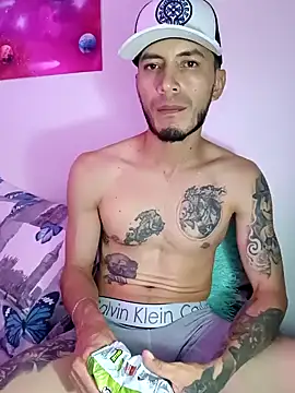 Leslly  online show from January 24, 4:28 pm