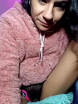 Leslly  online show from March 31, 6:03 am