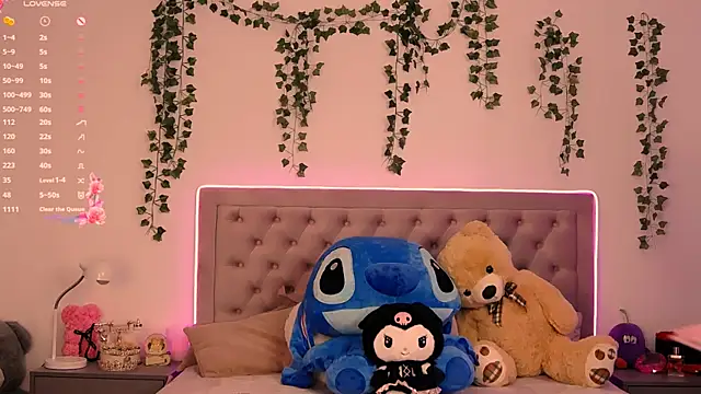 Snapshot of LaylaBrown chatting on February 8, 11:02 pm LaylaBrown online show from February 8, 11:02 pm