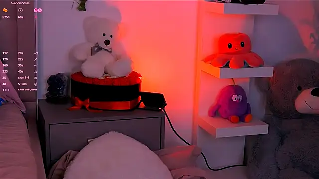 Snapshot of LaylaBrown chatting on October 10, 7:02 pm LaylaBrown online show from October 10, 7:02 pm