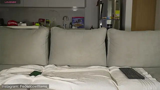 Derek w online show from October 1, 2:50 am