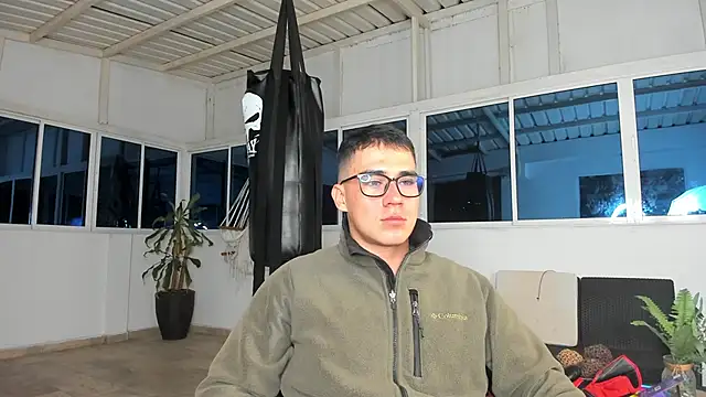 owengray2n online show from December 13, 2:43 am