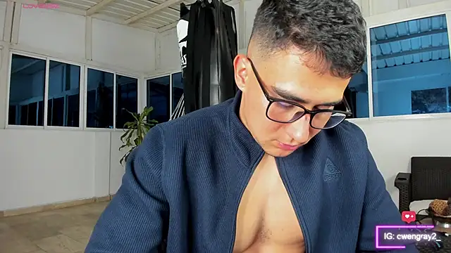 owengray2n online show from March 17, 12:52 am