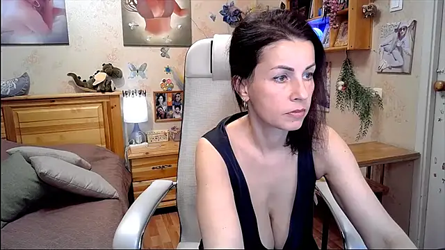 Kendra Mom online show from April 21, 9:59 am