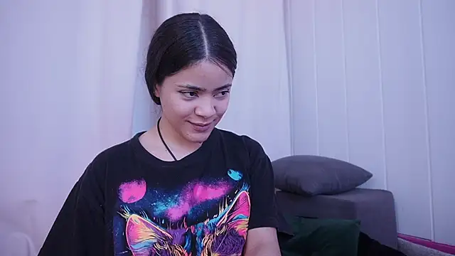 Snapshot of Feetgirl01 chatting on December 21, 12:49 pm Feetgirl01 online show from December 21, 12:49 pm