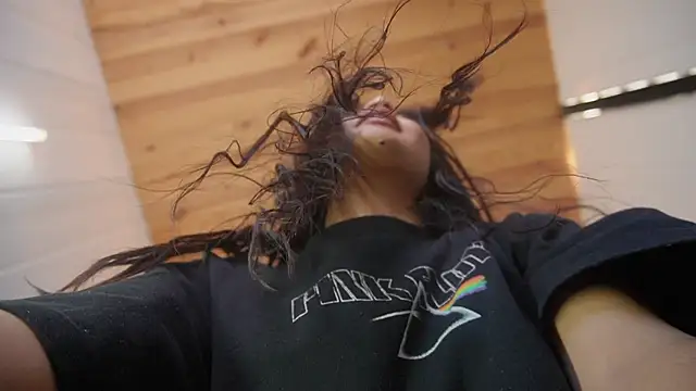 Snapshot of Feetgirl01 chatting on January 13, 12:56 pm Feetgirl01 online show from January 13, 12:56 pm