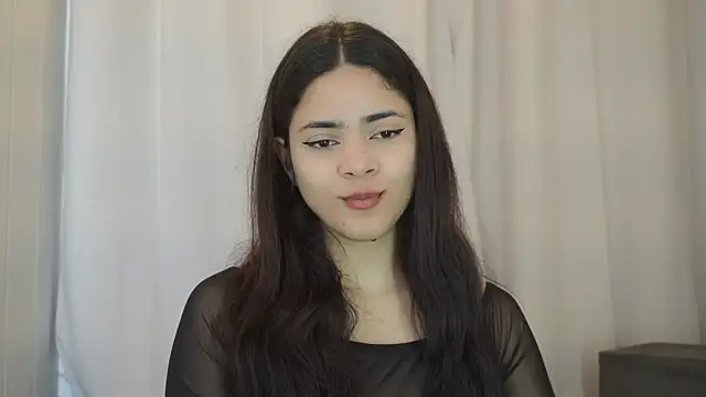 Snapshot of Feetgirl01 chatting on March 16, 9:16 am Feetgirl01 online show from March 16, 9:16 am