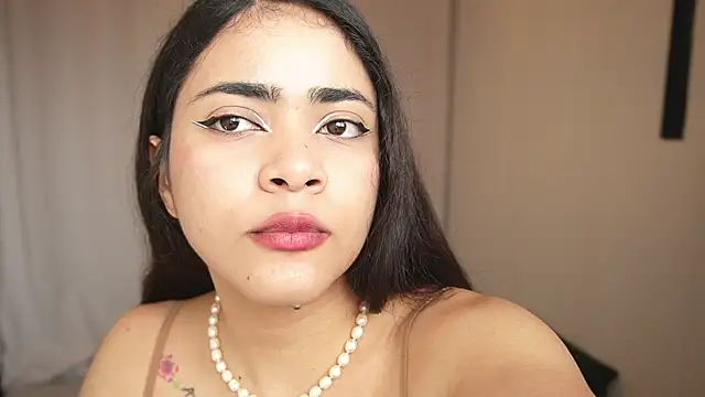 Snapshot of Feetgirl01 chatting on March 22, 11:42 am Feetgirl01 online show from March 22, 11:42 am