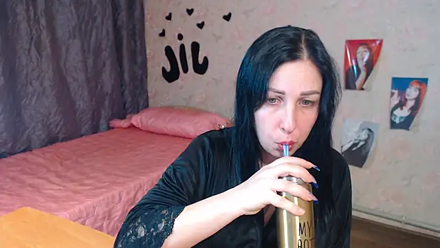 JillStevens online show from November 12, 9:36 pm