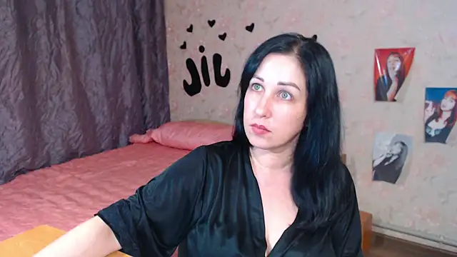 JillStevens online show from November 18, 3:34 am