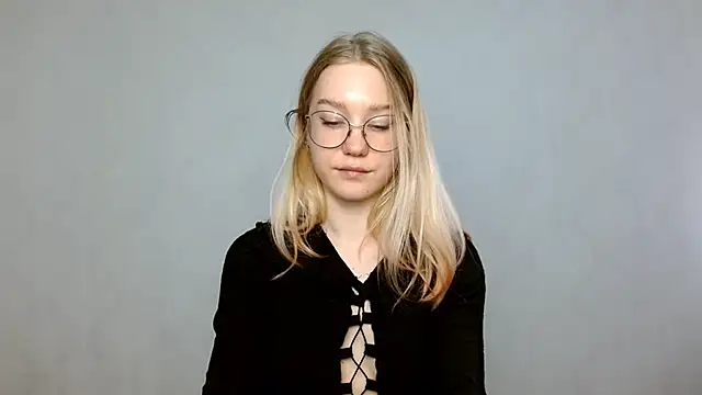 cindi hot online show from February 18, 11:44 am