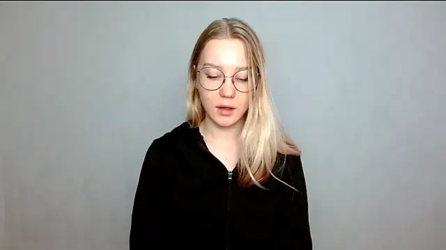 cindi hot online show from March 3, 11:33 am