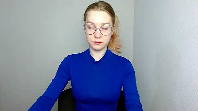 cindi hot online show from March 15, 8:26 am