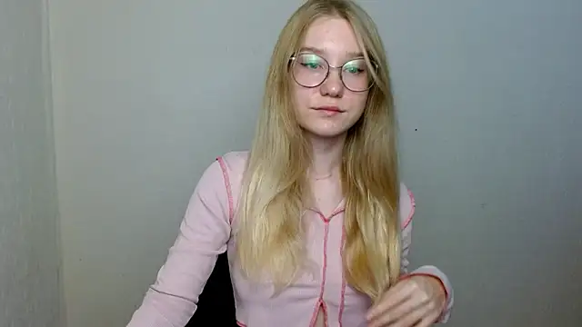 Snapshot of cindi_hot chatting on November 9, 2:59 pm cindi hot online show from November 9, 2:59 pm