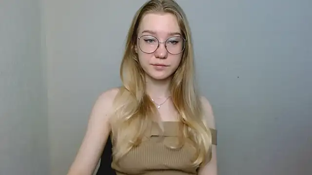 cindi hot online show from January 7, 10:18 am