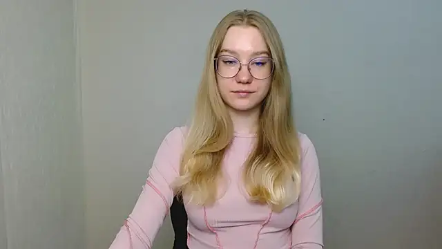 cindi hot online show from March 18, 10:29 am