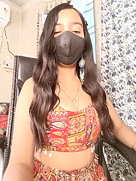 Parinaaz18 online show from April 11, 7:45 am