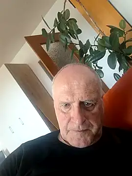 Milkasahne64 online show from October 28, 9:57 am