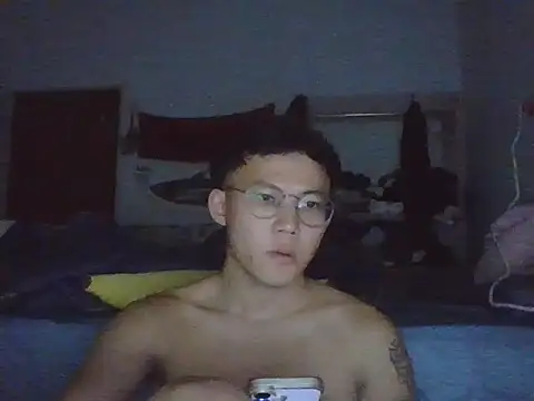 ZHIIz online show from December 18, 1:06 pm