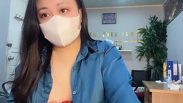 Snapshot of Bamboo_Swetie chatting on December 17, 12:01 am Bamboo Swetie online show from December 17, 12:01 am