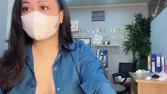 Snapshot of Bamboo_Swetie chatting on December 18, 12:43 am Bamboo Swetie online show from December 18, 12:43 am