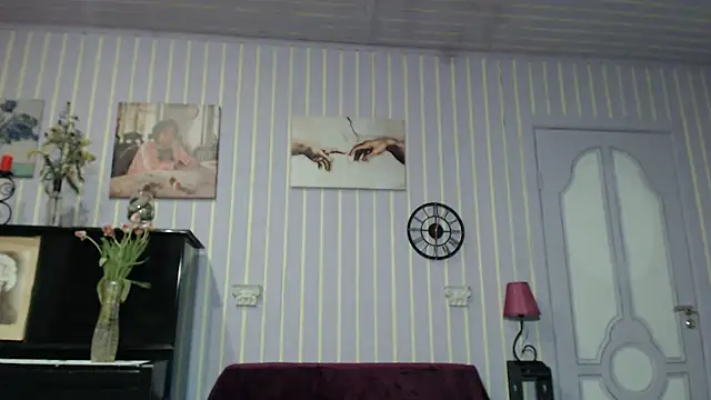 Snapshot of Marquise555 chatting on March 13, 8:32 pm Marquise555 online show from March 13, 8:32 pm