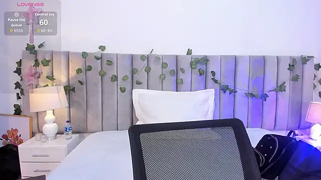 kareena basu online show from April 12, 3:11 am