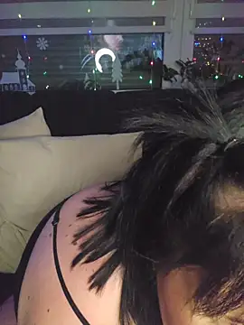 -BonnieBlack- online show from December 20, 4:52 am