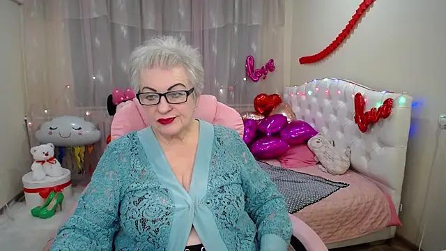 KayleSmoll online show from February 2, 4:59 am