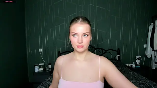 DeniRicchii online show from December 3, 5:48 am