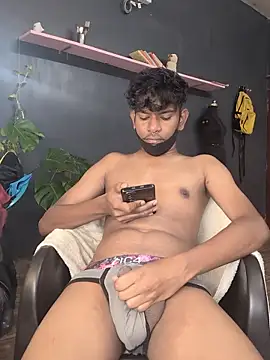 richardjames95 online show from November 1, 9:55 am