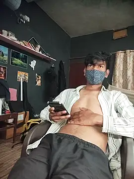 richardjames95 online show from April 10, 8:57 pm