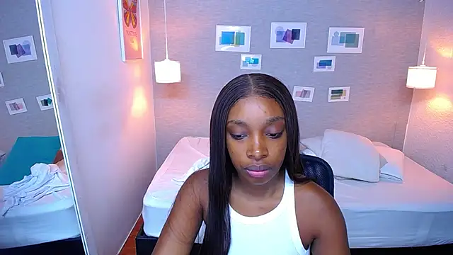 Snapshot of Shamiraa_moore chatting on March 19, 1:18 pm Shamiraa moore online show from March 19, 1:18 pm