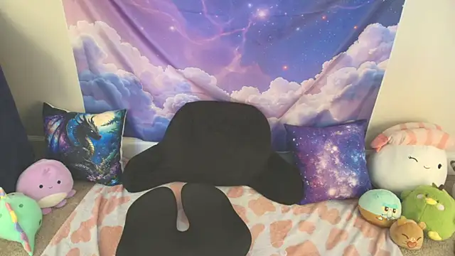 MilkyBunny online show from April 10, 5:17 pm