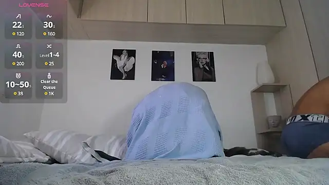 Christopher kenne online show from December 4, 4:38 pm