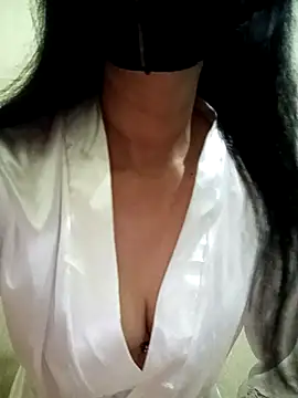 Snapshot of YunLem chatting on February 21, 1:11 am YunLem online show from February 21, 1:11 am