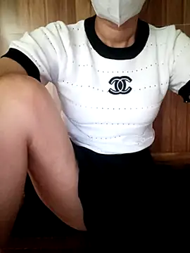 Snapshot of YunLem chatting on October 14, 7:20 am YunLem online show from October 14, 7:20 am