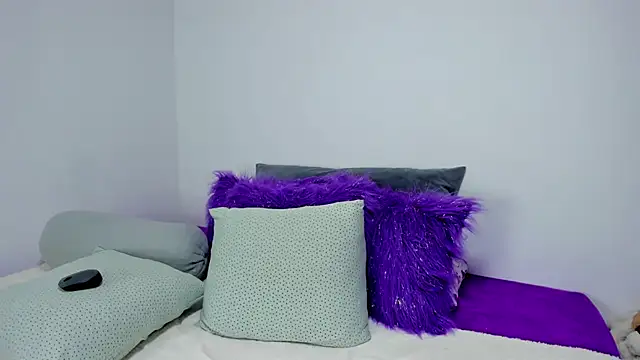 Snapshot of CherryBlossomm_ chatting on January 23, 2:02 am CherryBlossomm online show from January 23, 2:02 am