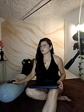 Snapshot of CherryBlossomm_ chatting on October 15, 1:28 am CherryBlossomm online show from October 15, 1:28 am