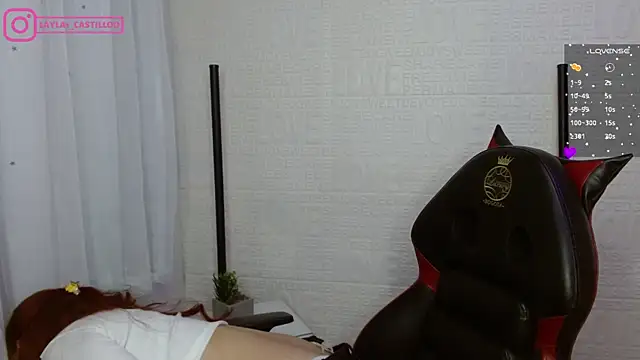 Snapshot of Layla_castilloo chatting on January 11, 2:04 pm Layla castilloo online show from January 11, 2:04 pm