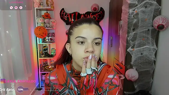 Snapshot of Layla_castilloo chatting on October 14, 1:56 pm Layla castilloo online show from October 14, 1:56 pm