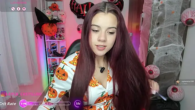 Snapshot of Layla_castilloo chatting on October 17, 2:15 am Layla castilloo online show from October 17, 2:15 am