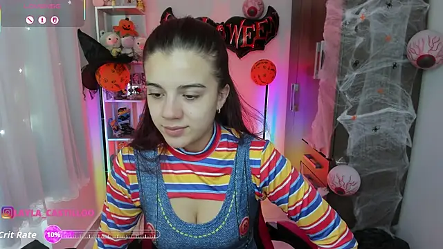 Snapshot of Layla_castilloo chatting on October 20, 3:23 pm Layla castilloo online show from October 20, 3:23 pm