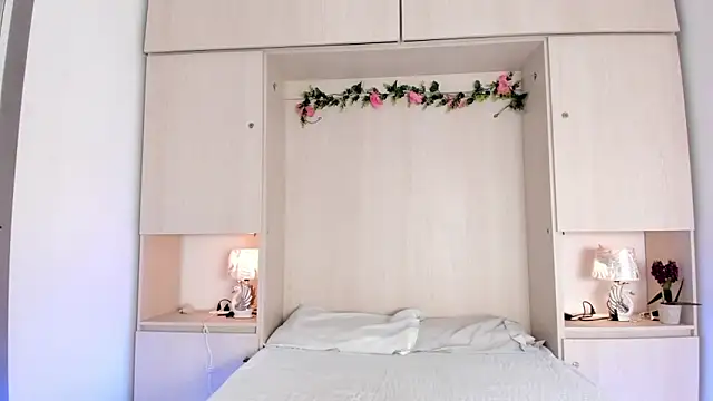 KendallRosse1 online show from March 13, 12:12 pm