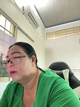 Snapshot of NDith chatting on March 15, 7:20 am NDith online show from March 15, 7:20 am