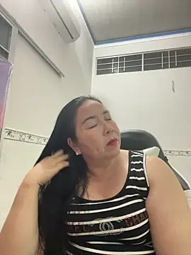 Snapshot of NDith chatting on March 16, 2:55 pm NDith online show from March 16, 2:55 pm